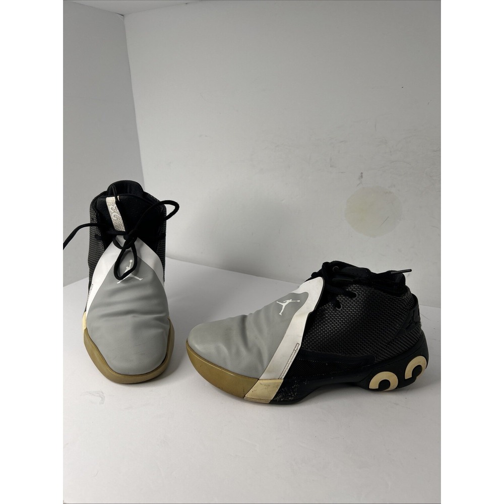Air Jordan Ultra Fly 3 "Black/White LT Smoke Grey"‎ Size 8  AR0044-001